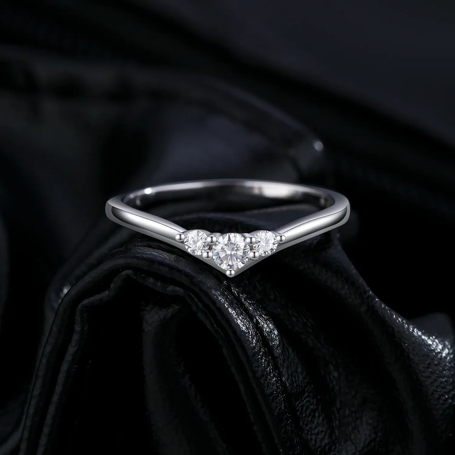 MODIAN D-Color Moissanite Sterling Silver Eternity Ring