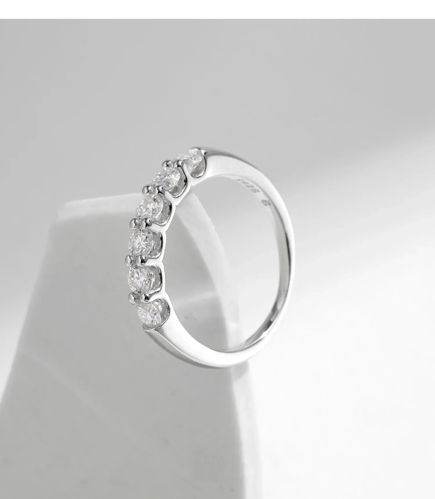 MODIAN D-Color VVS1 Moissanite 925 Silver Eternity Band