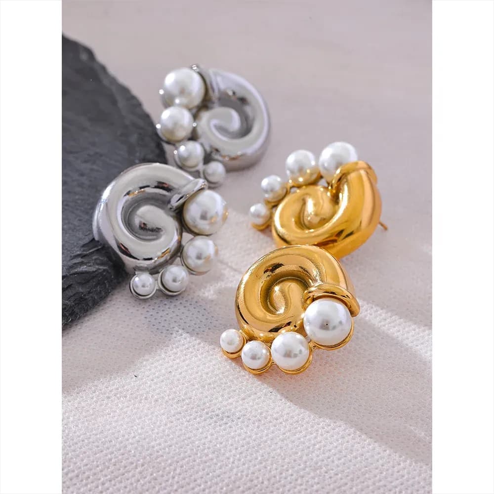 Yhpup Gold-Plated Pearl Conch Stud Earrings
