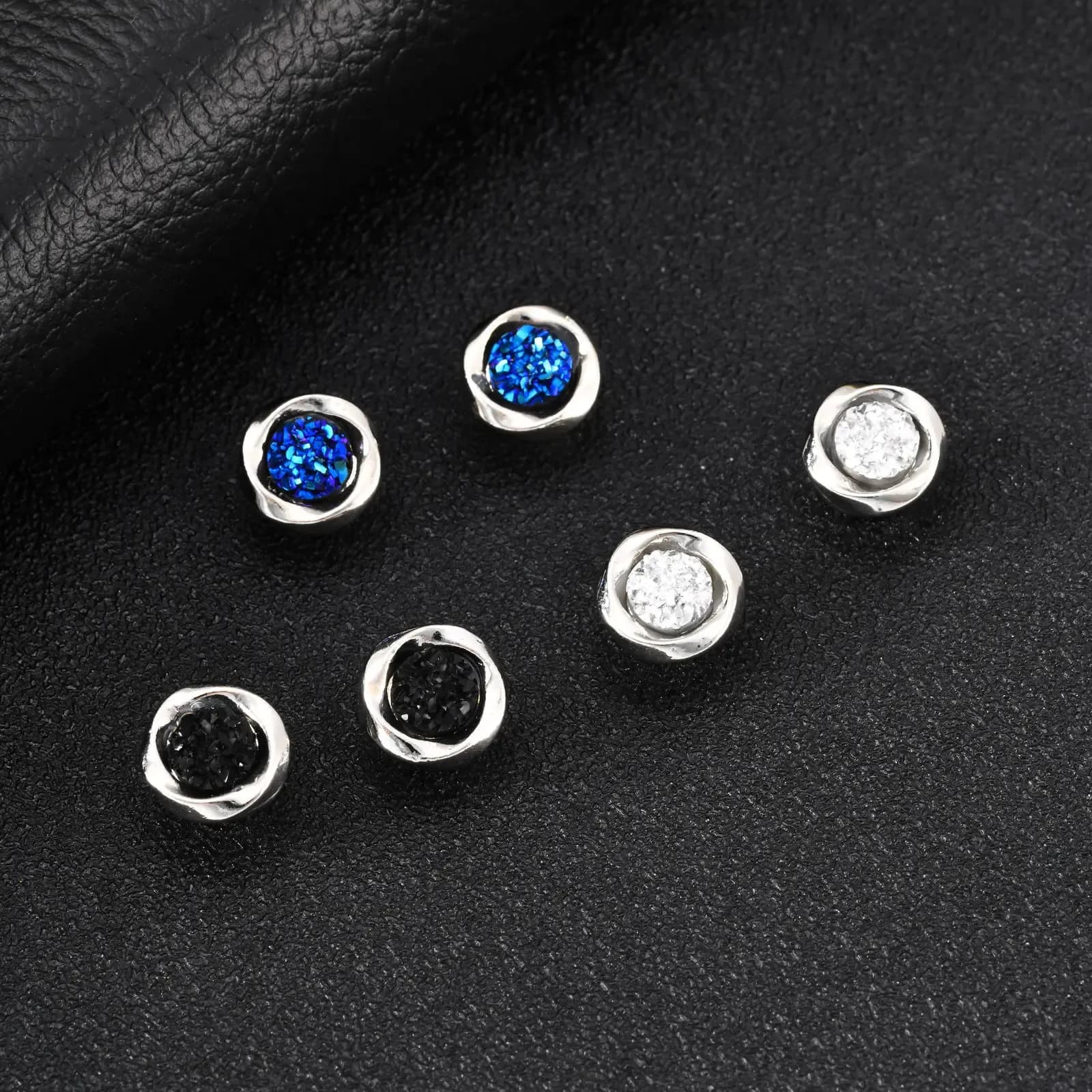 Vnox Silver Zircon Mobius Clip Earrings
