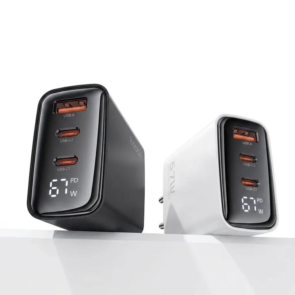 Toocki GaN USB-C charger with display